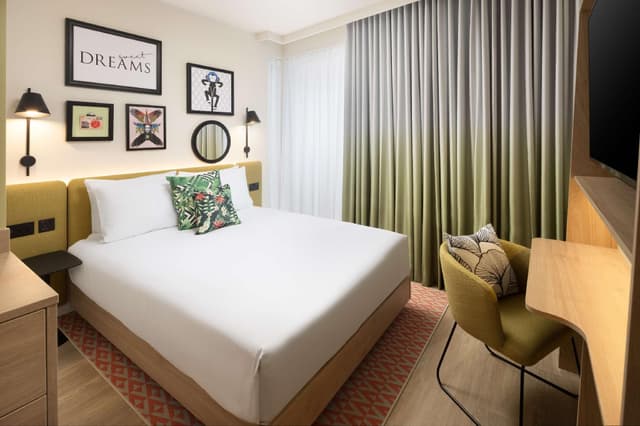 Queen Room
