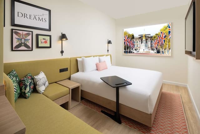Queen Room