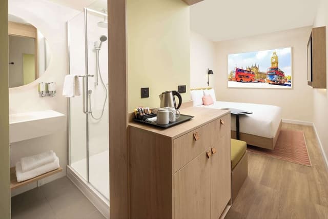 Queen Room