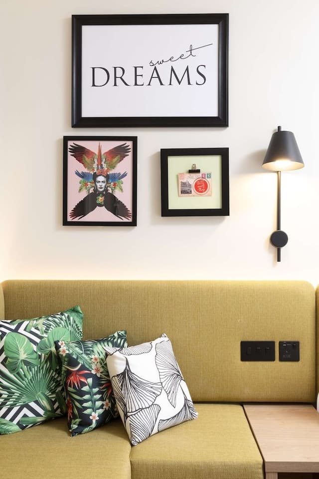 Room, 1 Queen Bed (No window)