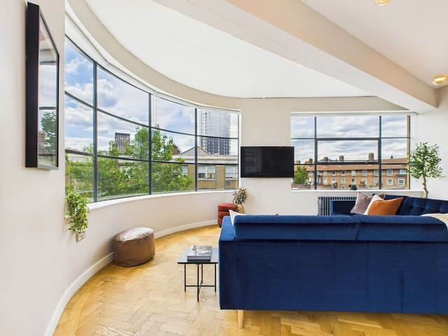 Classic Apartment, 2 Bedrooms, City View
