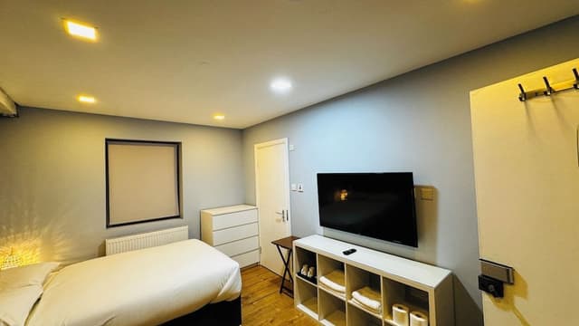 Deluxe Studio Suite