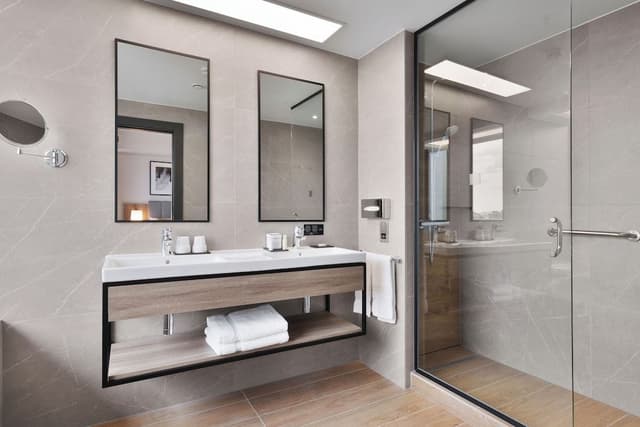 Presidential Suite Package