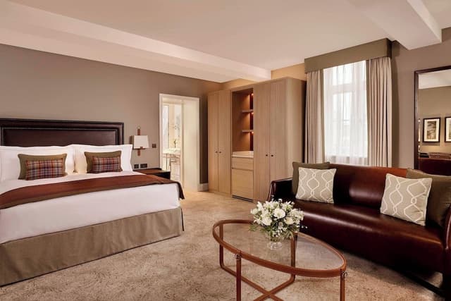Junior Suite, 1 King Bed (Brew House)
