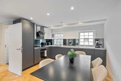 Charming 2 bedroom 2 bathroom flat near Oxford St