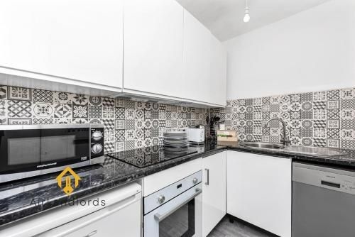 ชาร์มมิง 4 เบดรูม อพาร์ตเมนต์ อิน รัสเซลล์ สแควร์ (Charming 4 bedroom apartment in Russell Square)1