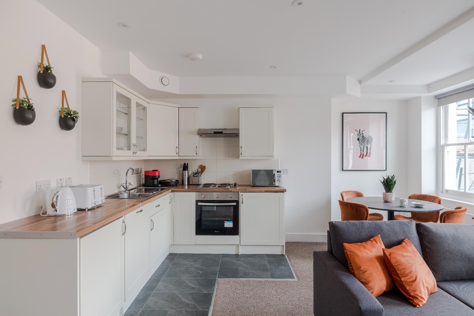 The Vanity Affair - Fitzrovia - by Frankie Says0
