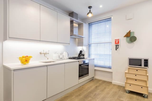 Superior One Bedroom Apartment