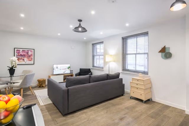 Superior One Bedroom Apartment