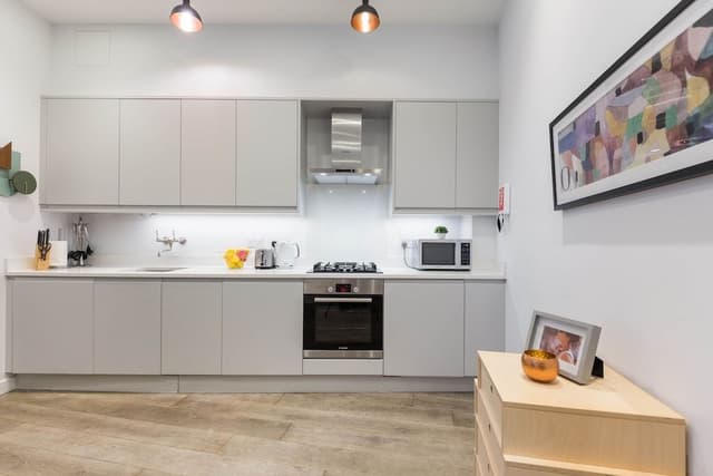 Superior One Bedroom Apartment