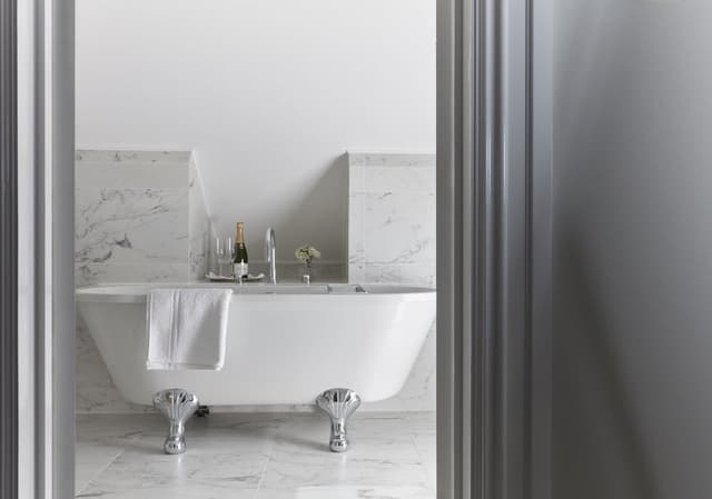 Suite, Ensuite, City View (Junior Suite)