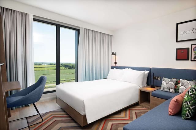 QUEEN ROOM WITH SOFA BED
