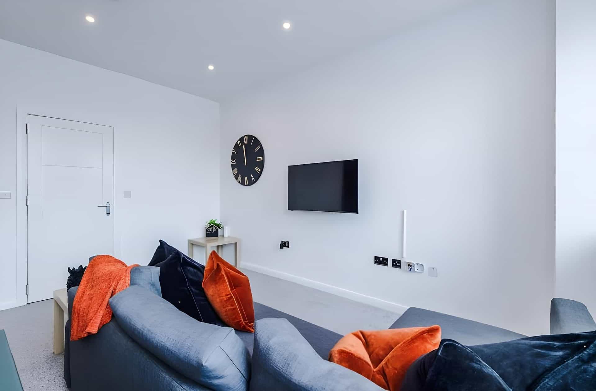 Bolton: Stunning 2-Bedroom Apartment Bolton: Stunning 2-Bedroom Apartment