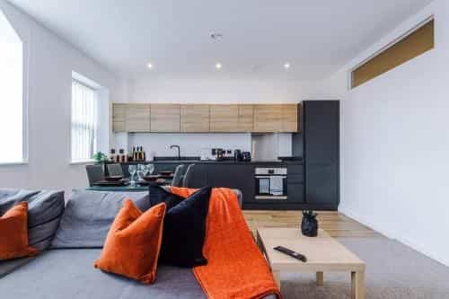 Bolton: Stunning 2-Bedroom Apartment Bolton: Stunning 2-Bedroom Apartment