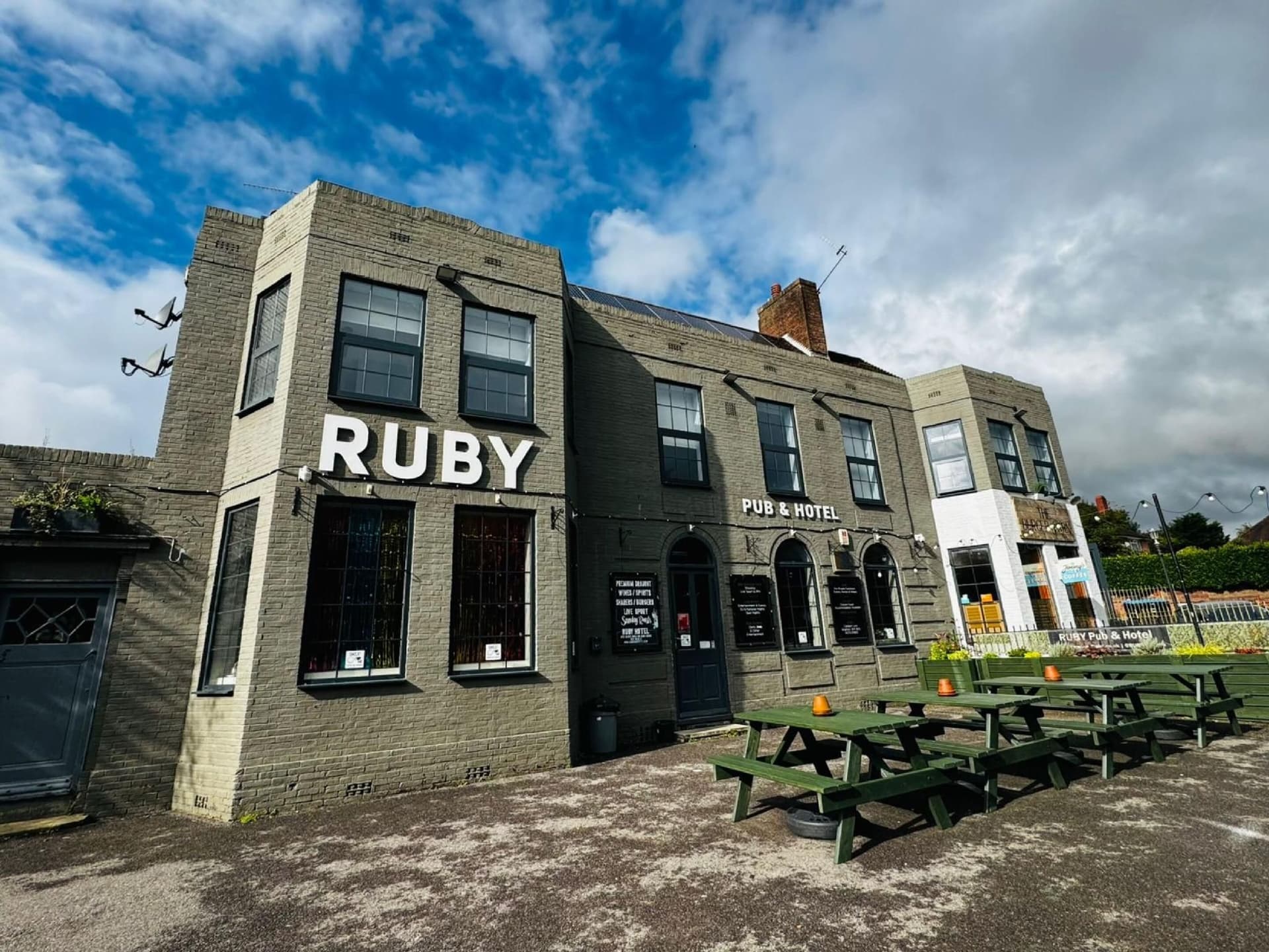 OYO Ruby Pub & Hotel OYO Ruby Pub & Hotel