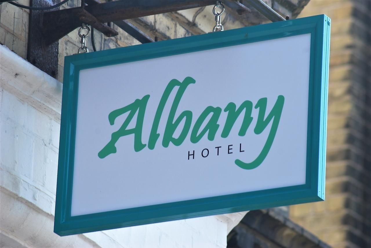 อัลบานี, เมืองไบรตันและโฮฟ (Albany, Brighton & Hove)1