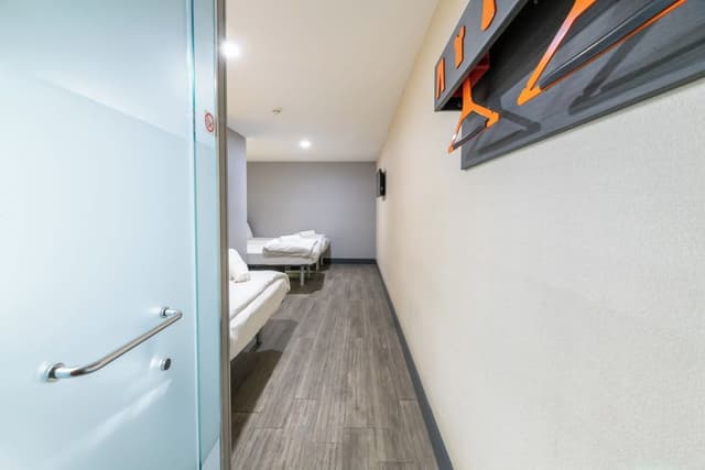 Family Quad Room Without Window
