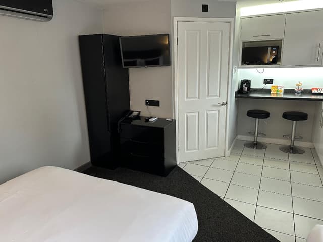 Triple-Cabin-Ensuite with Shower