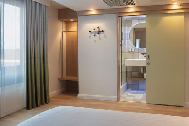 Family Room, 1 Queen Bed (Connecting Rooms)