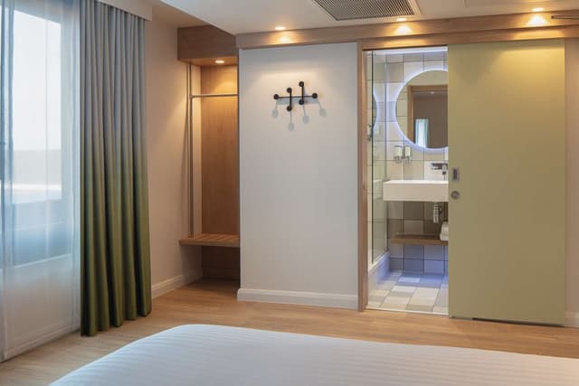 QUEEN ROOM WITH SOFA BED