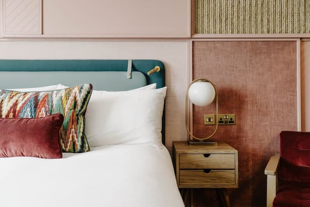 Deluxe Room, 1 Queen Bed