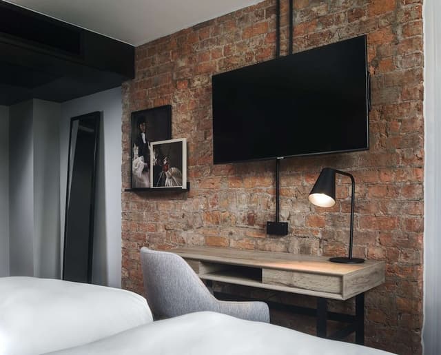 Superior Room (Lime St View)