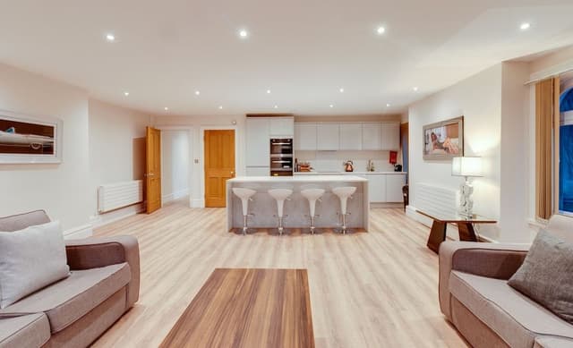 Apartment (5)