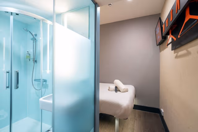 Basic Double Room, 1 Double Bed (no window)