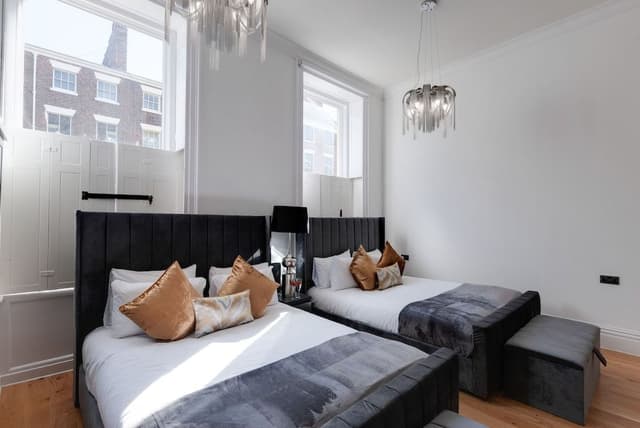 Deluxe Apartment