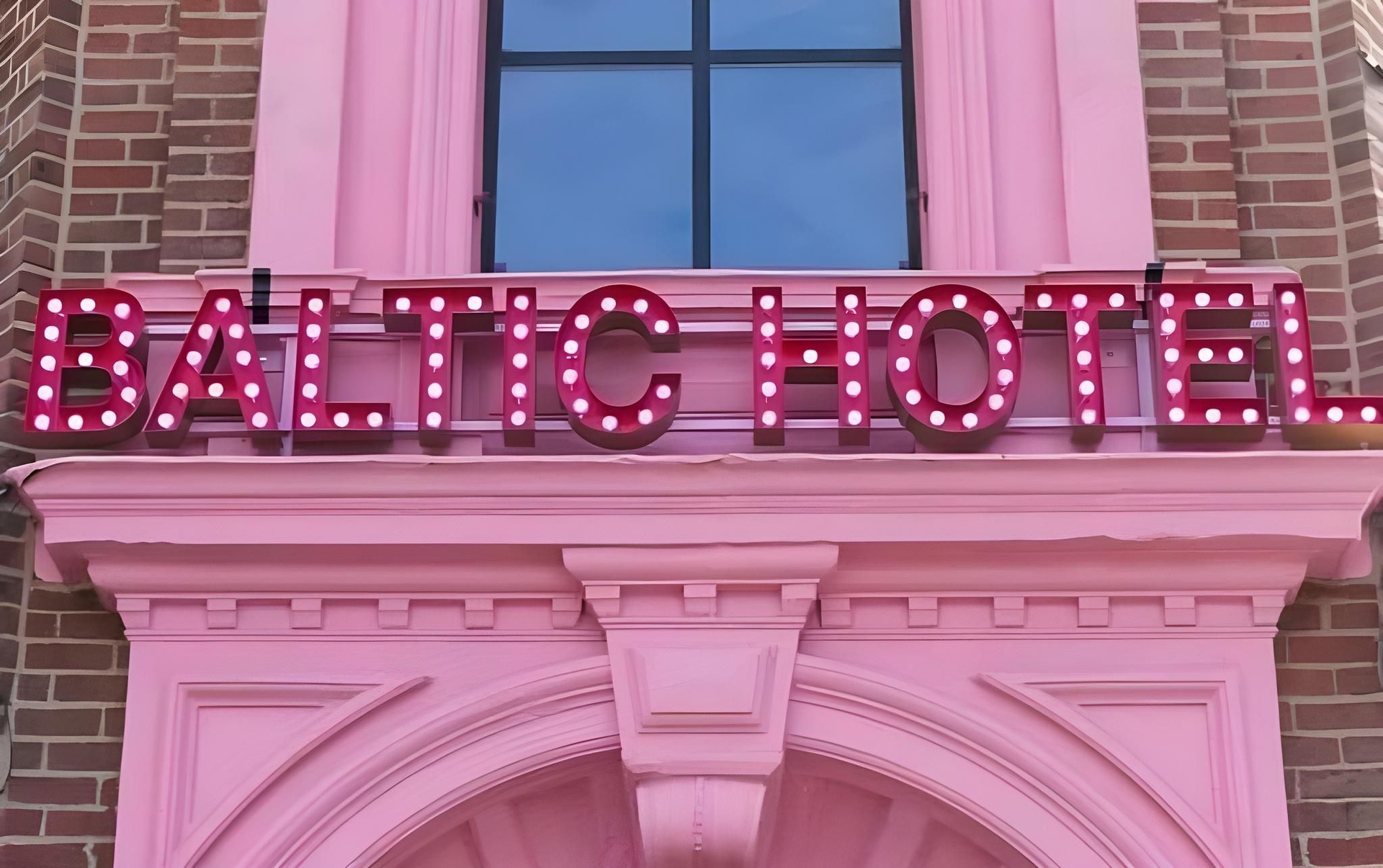 ดอะ บอลติก โฮเทล (The Baltic Hotel)0
