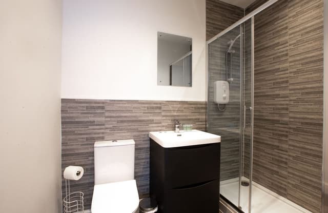 Superior One Bedroom Apartment