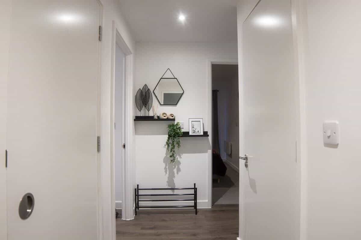 Luxury Mcr 2Bed+2Bath Apartment-Central location!