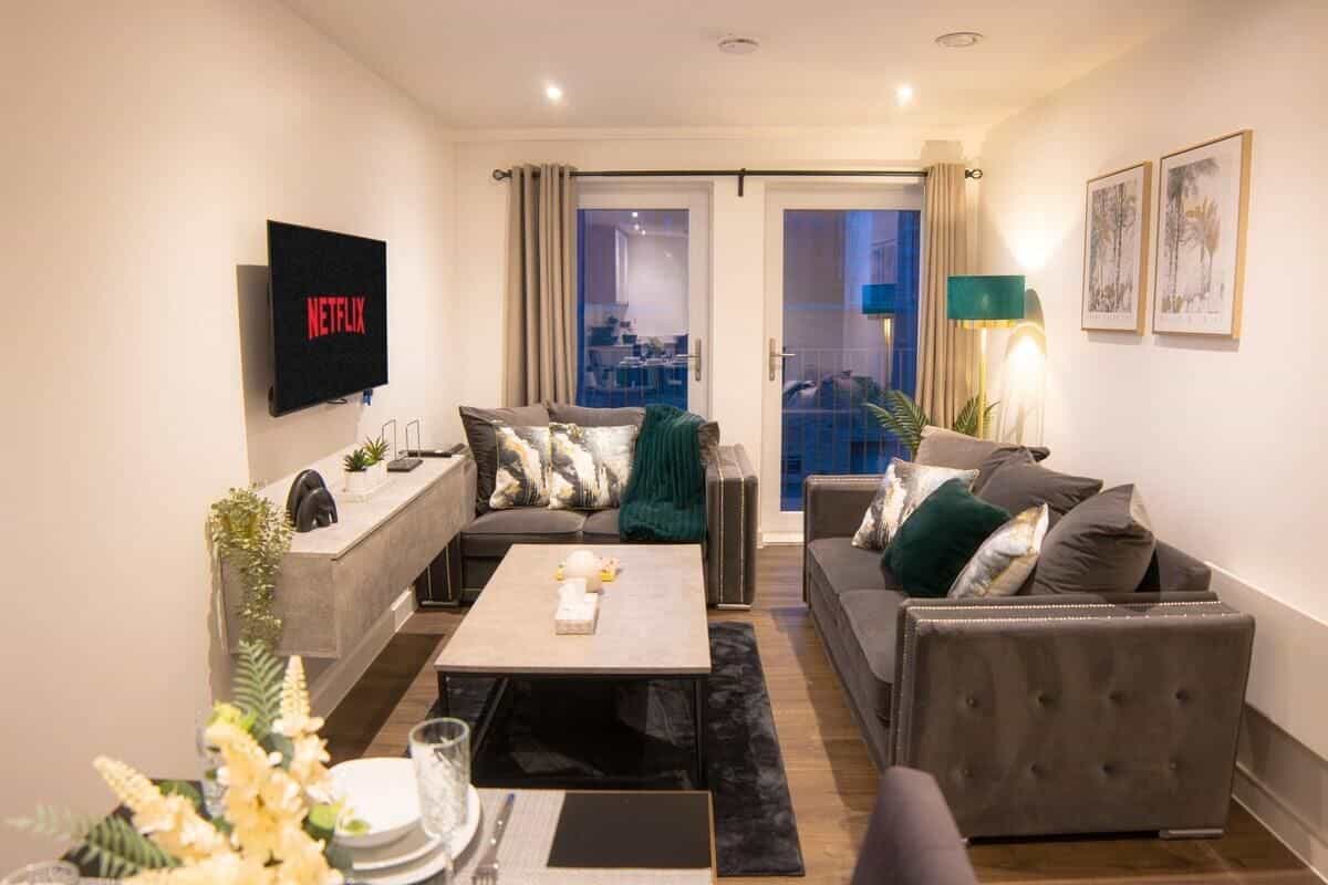 Luxury Mcr 2Bed+2Bath Apartment-Central location! Luxury Mcr 2Bed+2Bath Apartment-Central location!