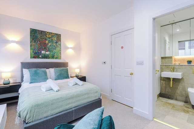 Luxury Townhome, 2 Bedrooms, Balcony, City View
