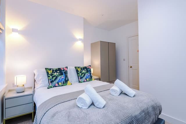 Luxury Townhome, 3 Bedrooms, Balcony, City View