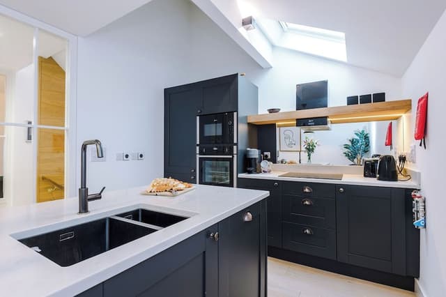 Luxury Townhome, 2 Bedrooms, Balcony, City View
