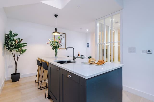 Luxury Townhome, 2 Bedrooms, Balcony, City View