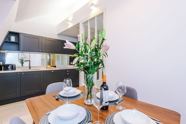 Luxury Townhome, 2 Bedrooms, Balcony, City View