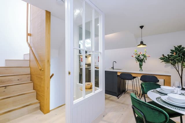 Luxury Townhome, 2 Bedrooms, Balcony, City View