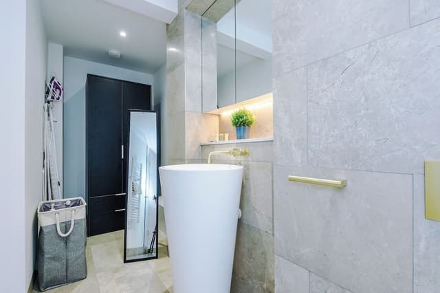 Luxury Townhome, 2 Bedrooms, Balcony, City View