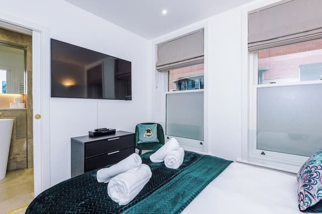 Luxury Townhome, 2 Bedrooms, Balcony, City View