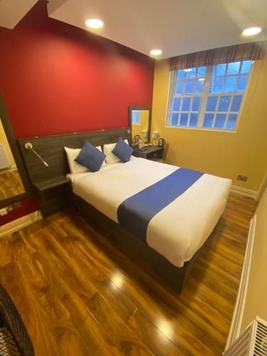 โรงแรมวิลล์ (Ville Hotel)3
