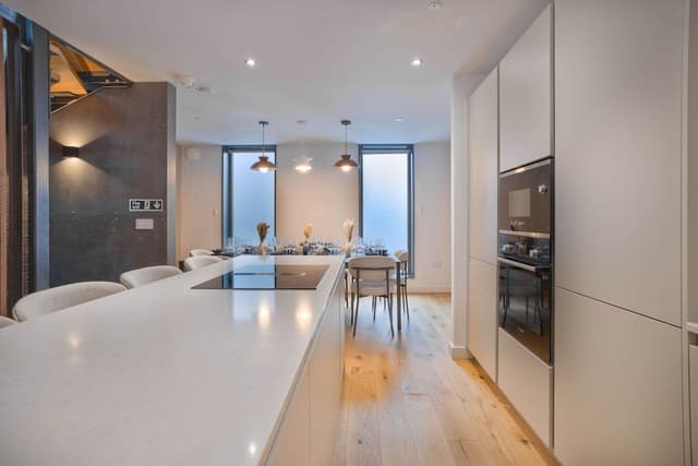 Apartment, Smoking