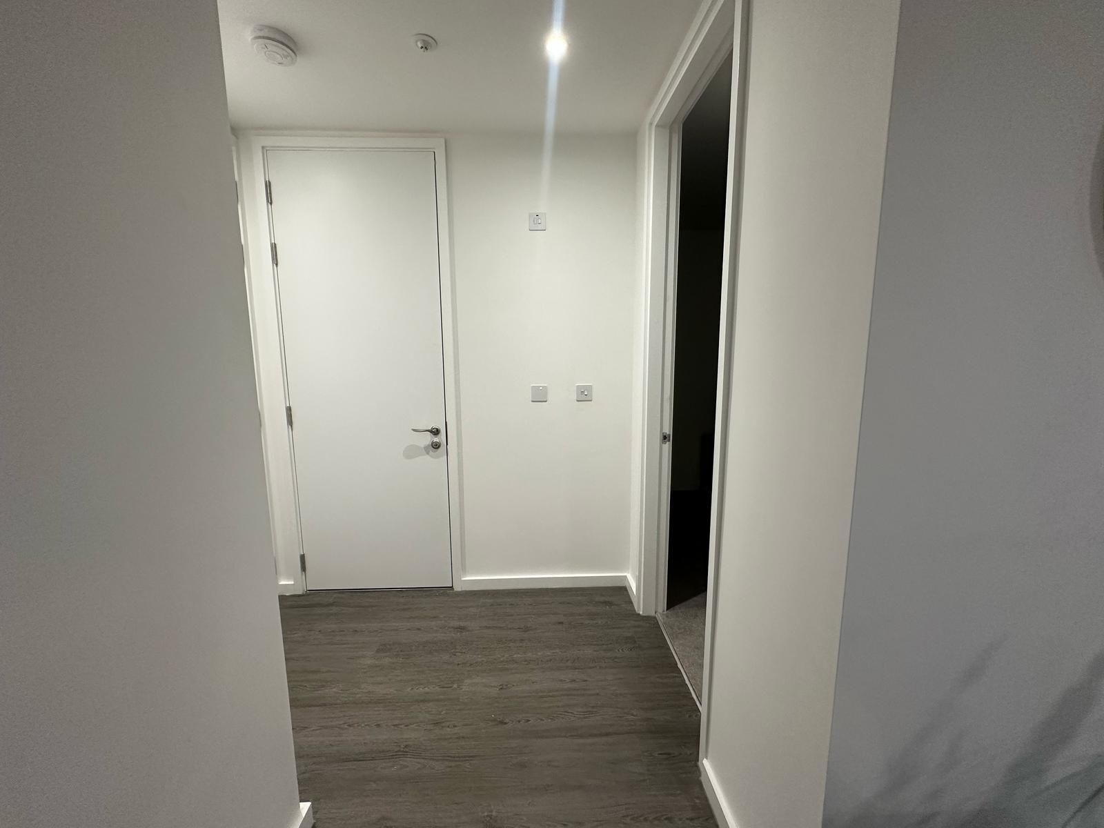 Luxury 1 Bed Apartment Near Victoria2