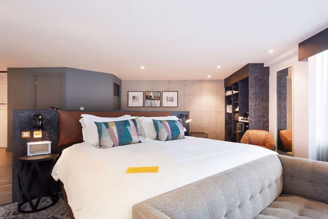 Suite (The Cheever)