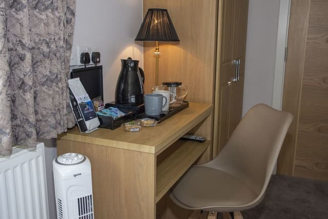 Deluxe Double or Twin Room, 1 King Bed