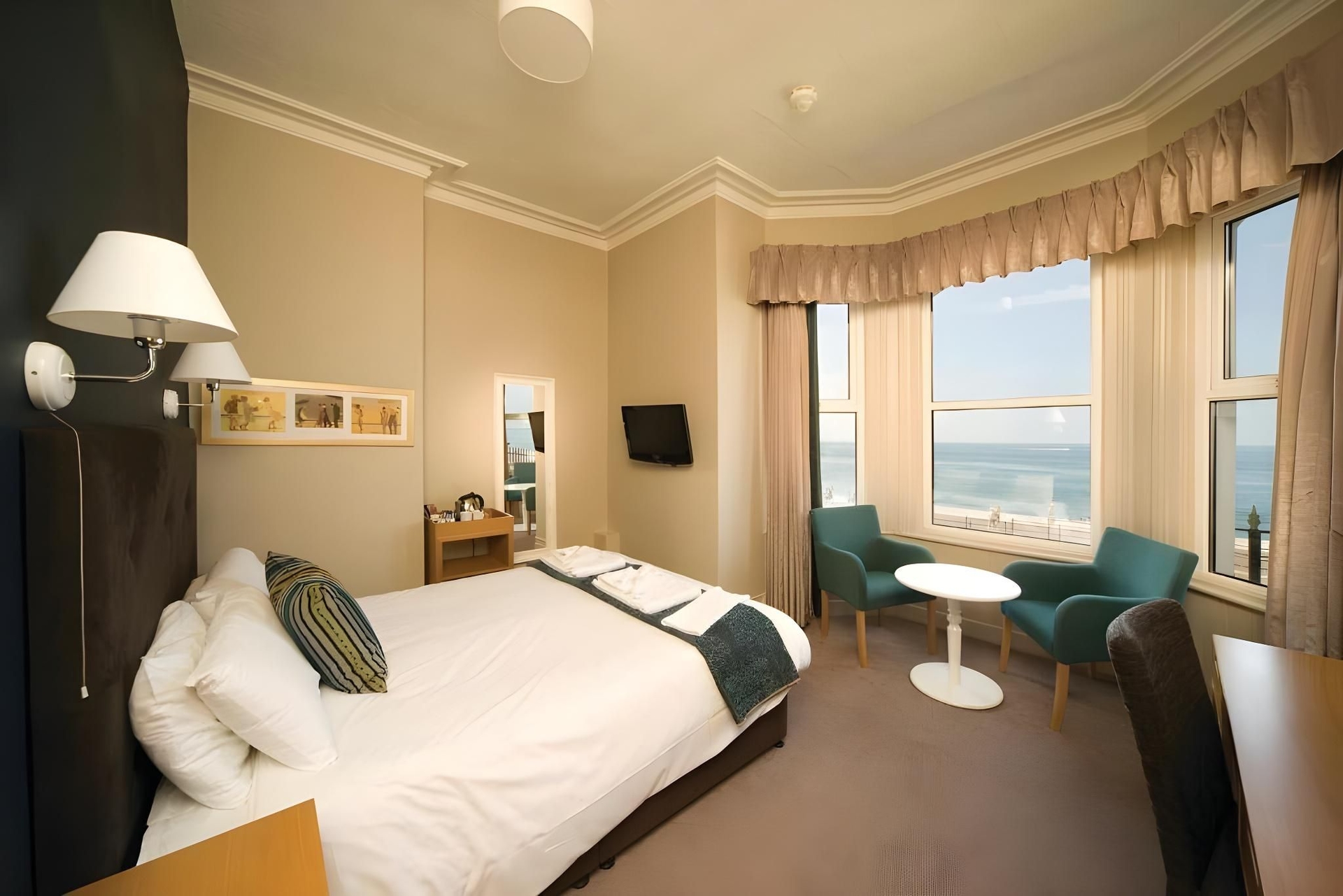 เดอะ ซีฟรอนท์ โฮเต็ล บาย คอมพาส ฮอสพิทาลิตี้ (The Seafront Hotel by Compass Hospitality)2