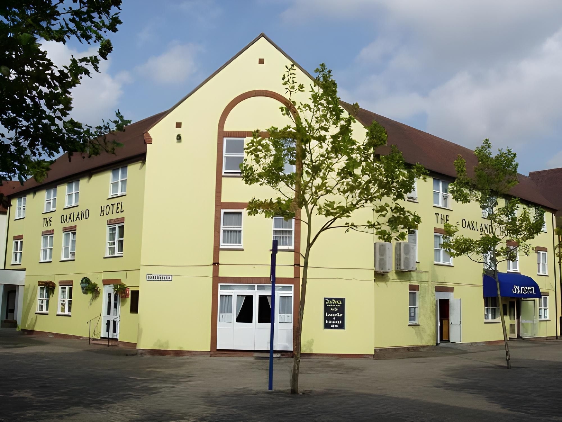 ดิ โอ๊คแลนด์ (The Oakland)0