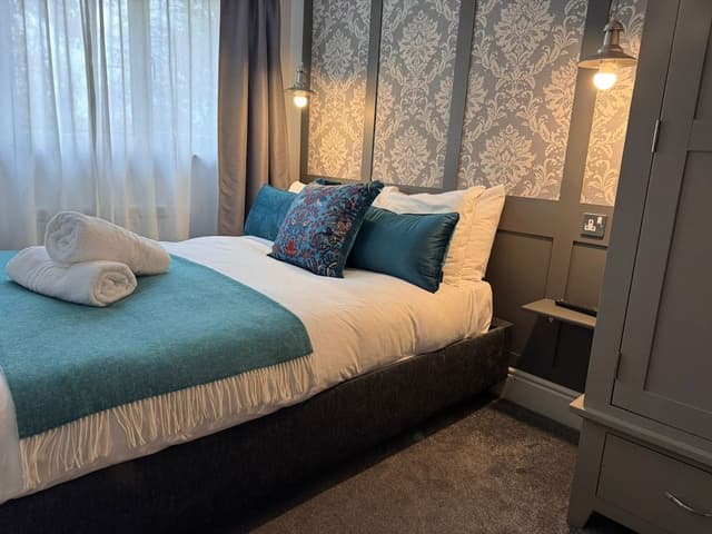 Standard Double Room, Ensuite (Rooms 1, 2, 3, and 10 )