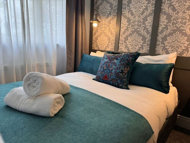 Standard Double Room, Ensuite (Rooms 1, 2, 3, and 10 )